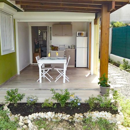 Studio Avec Piscine, A 3 Minutes A Pied Des Plages Sainte-Anne  Exteriér fotografie
